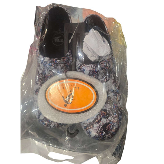 Step Z anti-slip memory foam work clogs women's size 7 with slip-resistant soles and slip-on design